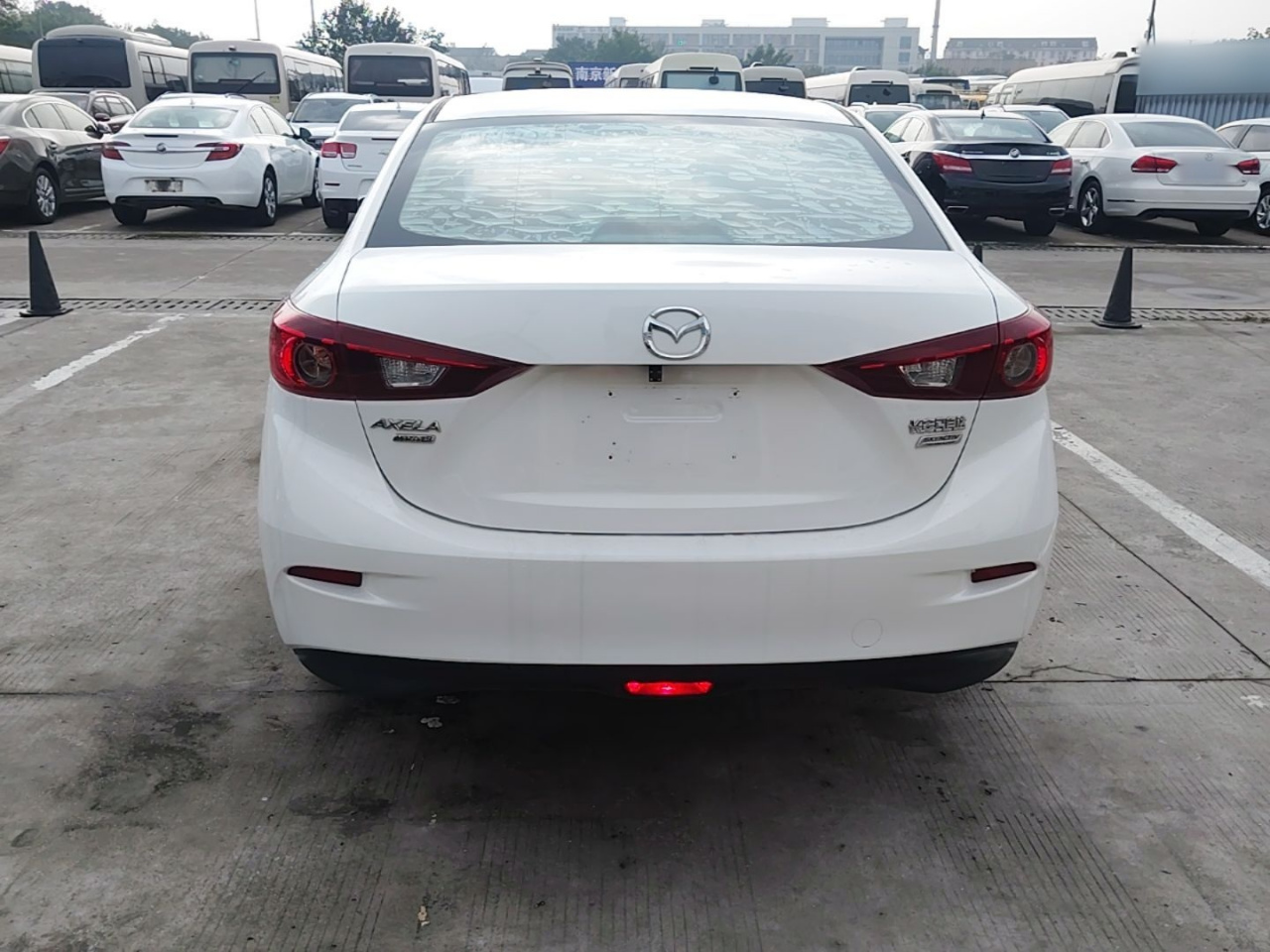 3 Axela 2016 Sedan 1.5L MT Comfort photo 3