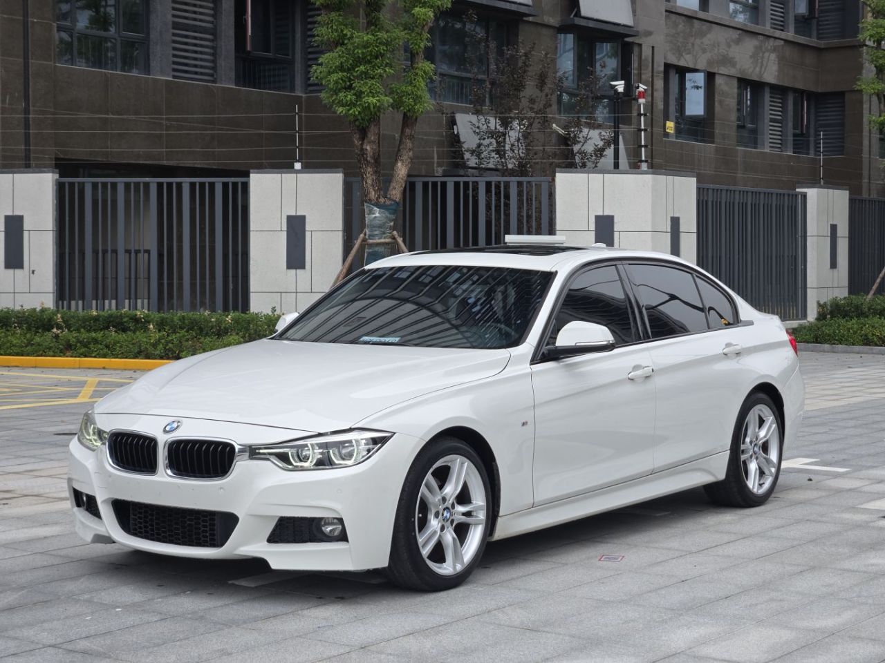3 Series 2017 320Li M Sport