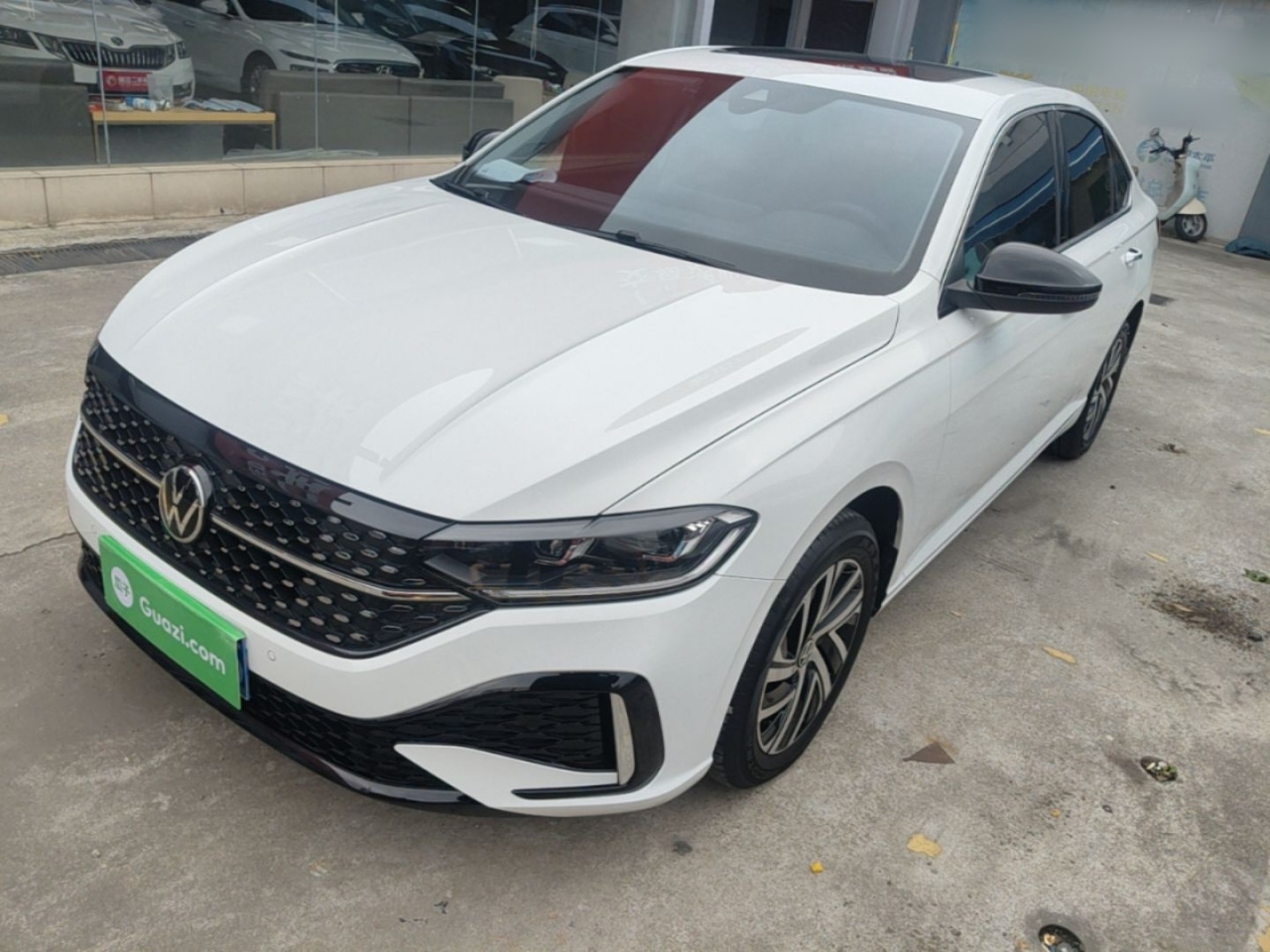 Lavida 2024 300TSI DSG Leading