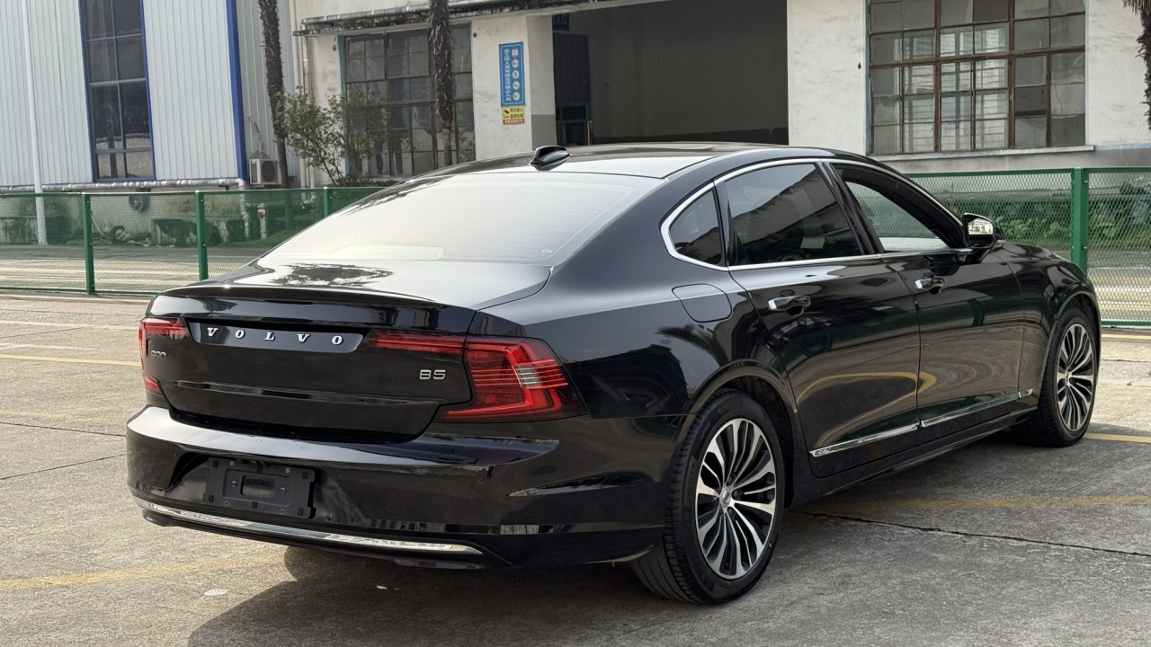 S90 2023 B5 Luxury photo 4