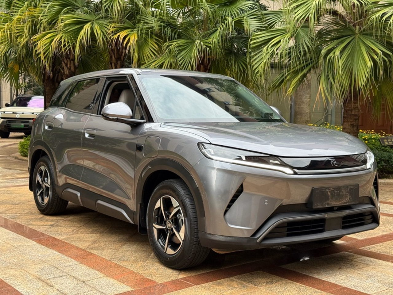 Yuan UP 2025 ADAS 401KM Leading photo 3