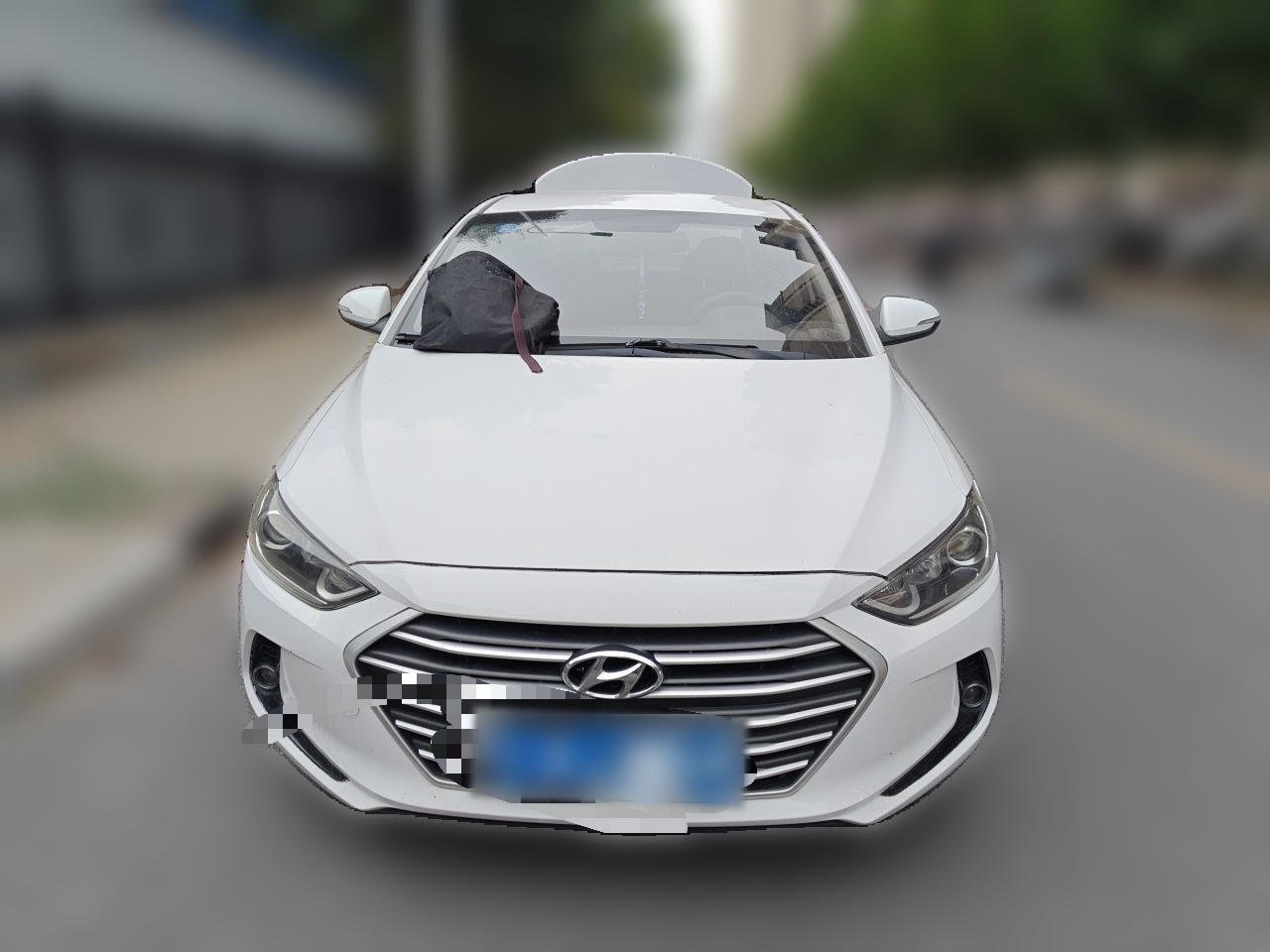 Elantra 2016 1.6L MT Smart photo 2