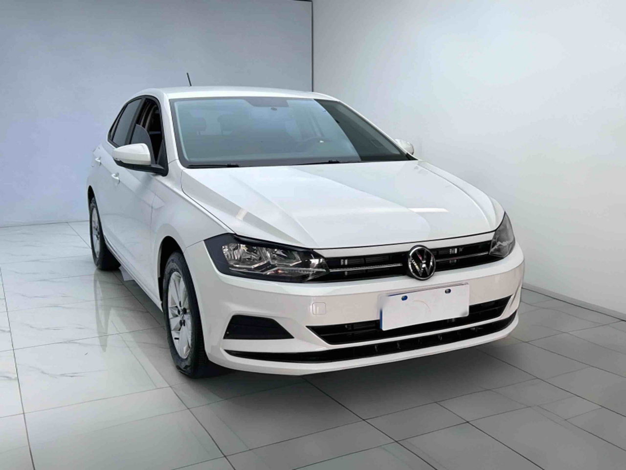 Polo 2023 Facelift Plus 1.5L AT