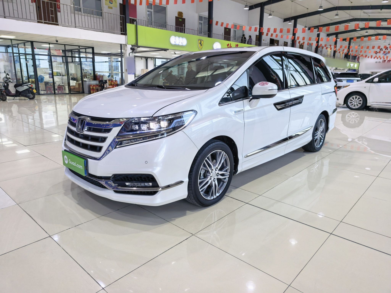 Elysion 2019 2.0L Hybrid Supreme