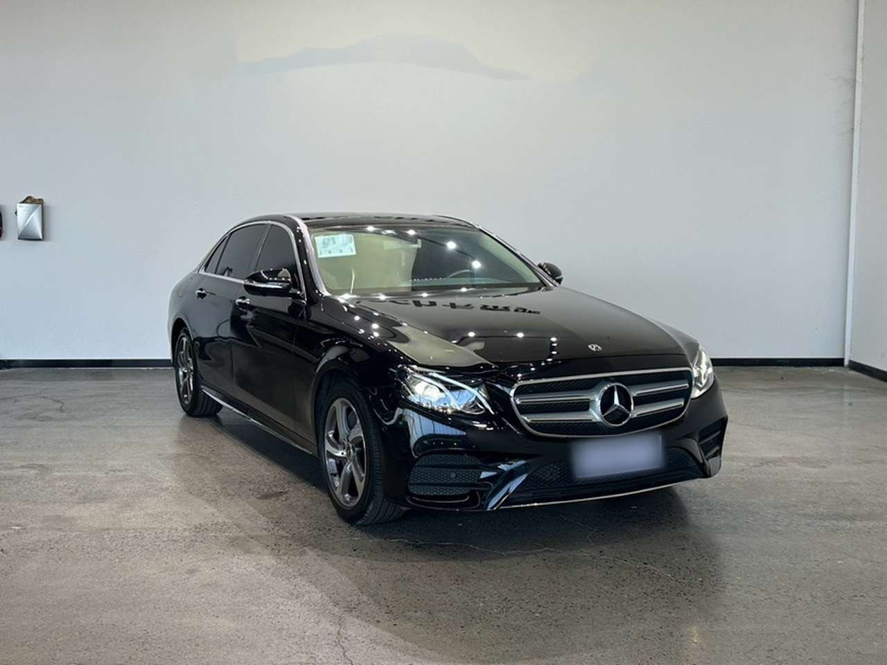 E-Class 2019 E 300 L Sport Luxury photo 4