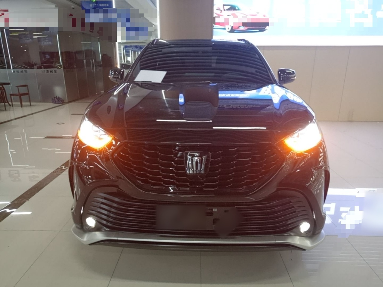 Crown 2024 2.5L HEV AWD Luxury photo 2
