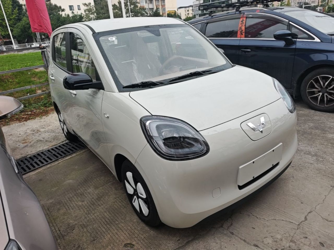 Hongguang MINIEV 2025 4th Gen 4-Door Advanced photo 3