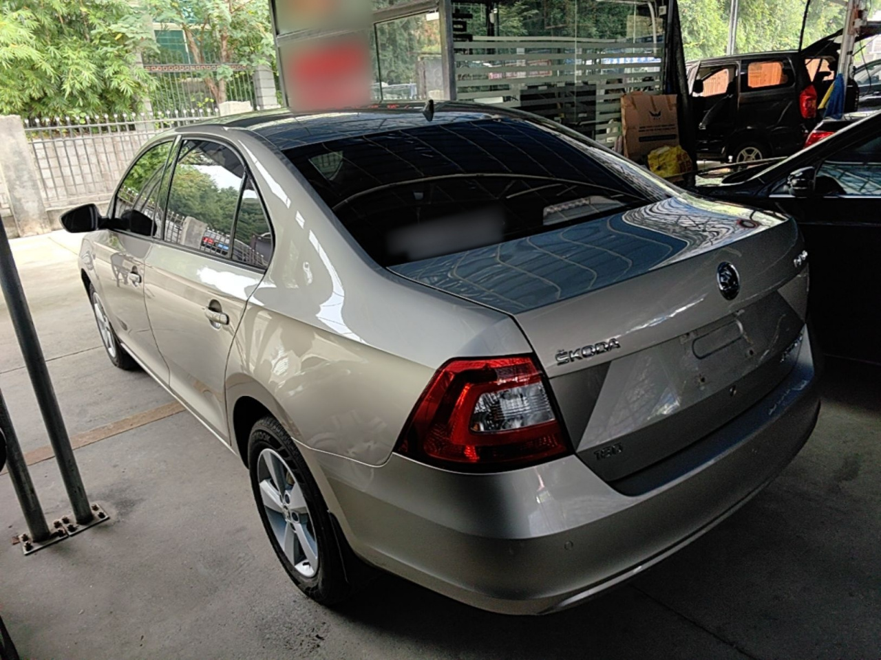 Rapid 2016 1.6L MT photo 4
