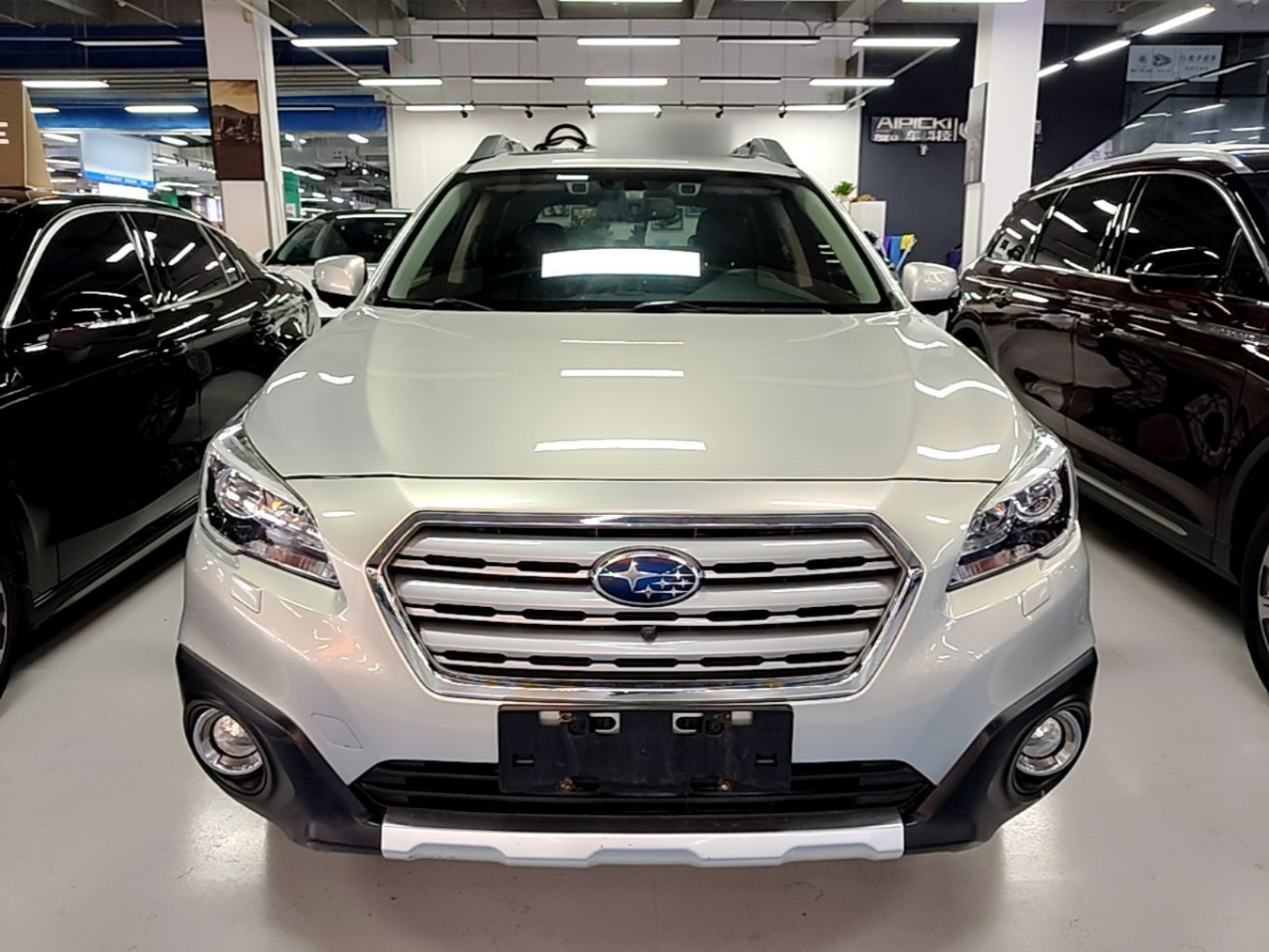 2017 2.5i Luxury EyeSight photo 2