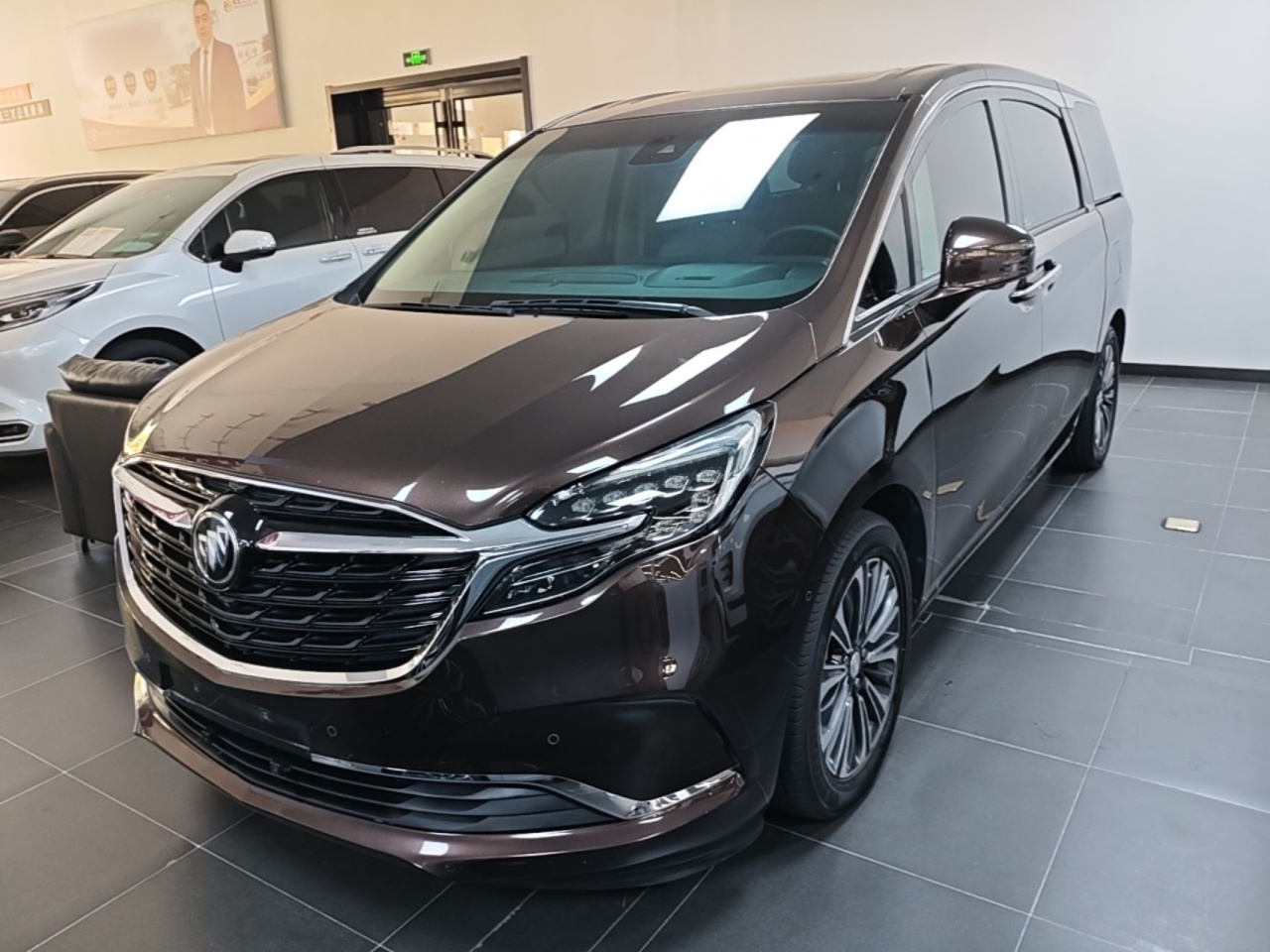 GL8 2021 ES 653T Luxury