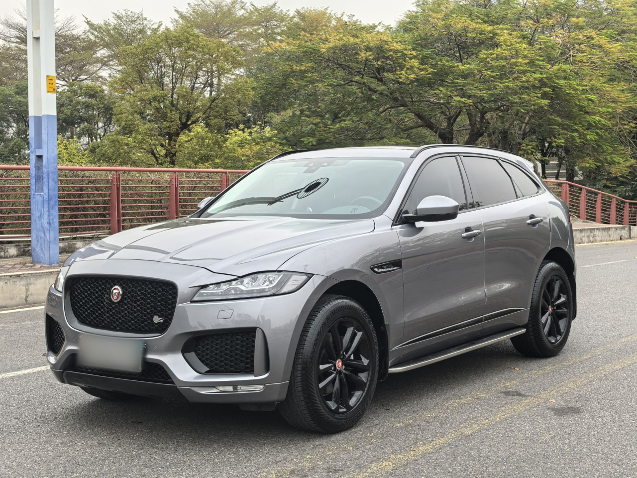 F-PACE 2020 2.0T photo 4