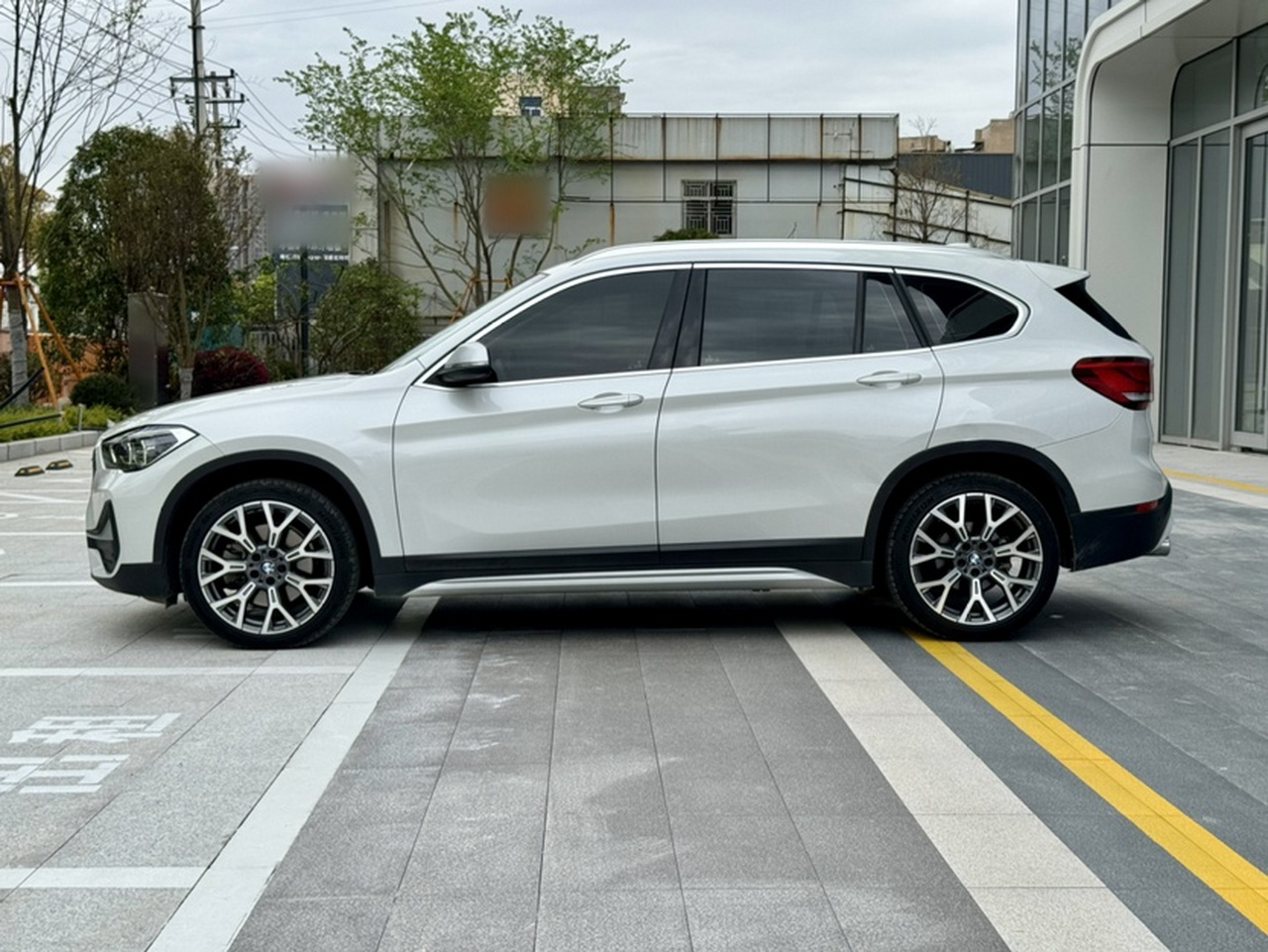 X1 2022 Facelift xDrive25Li Exclusive photo 3