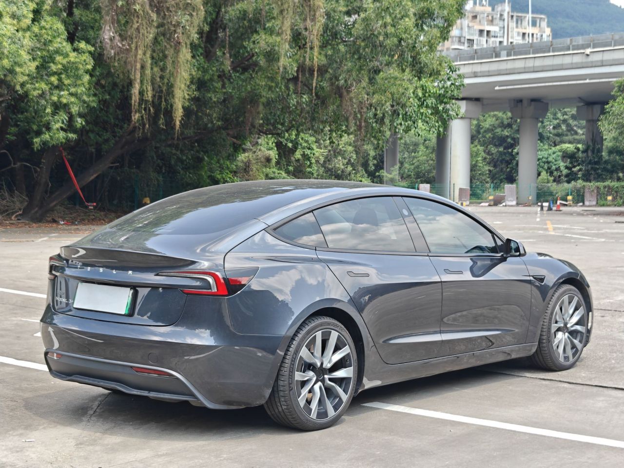 Model 3 2023 Long Range AWD photo 4