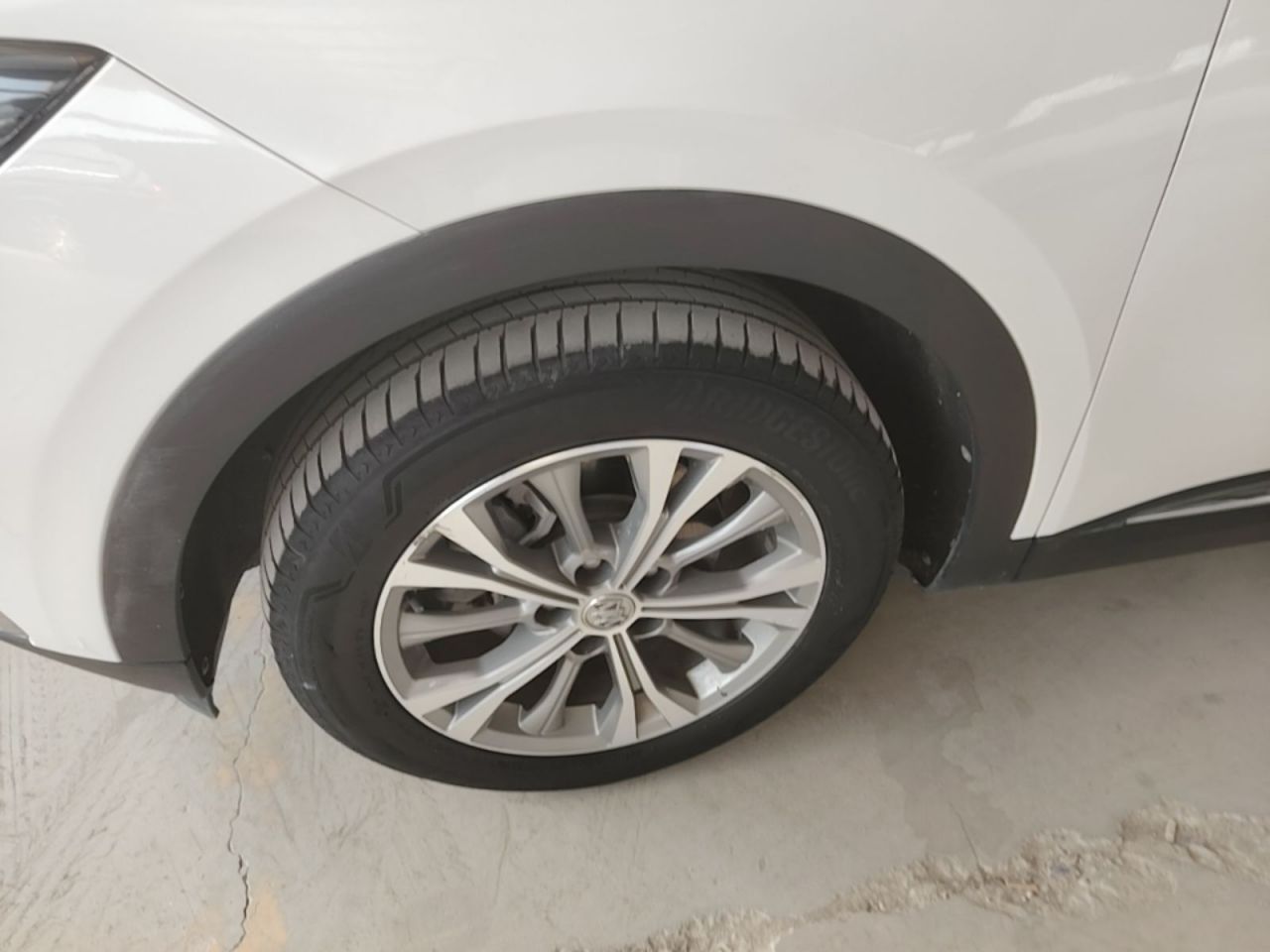 2021 Envision Plus 652T 5-Seater Luxury photo 3
