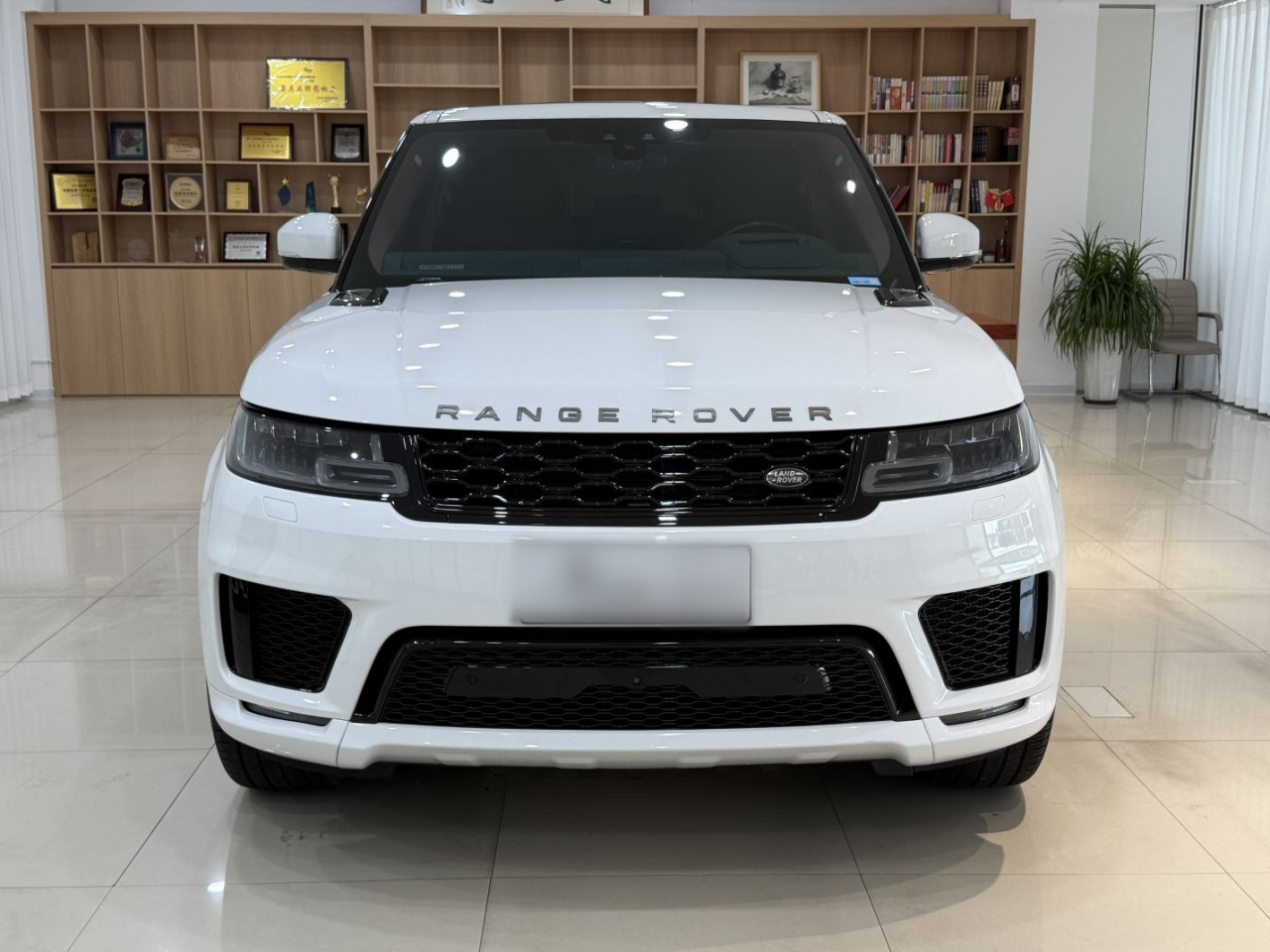 Range Rover Sport 2020 3.0 L6 HSE DYNAMIC photo 2