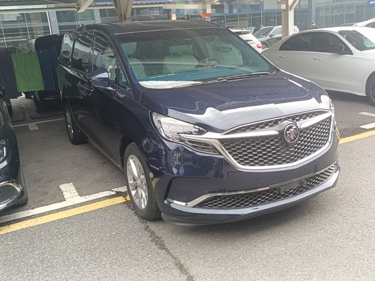 GL8 2022 Avenir 4-Seater photo 3