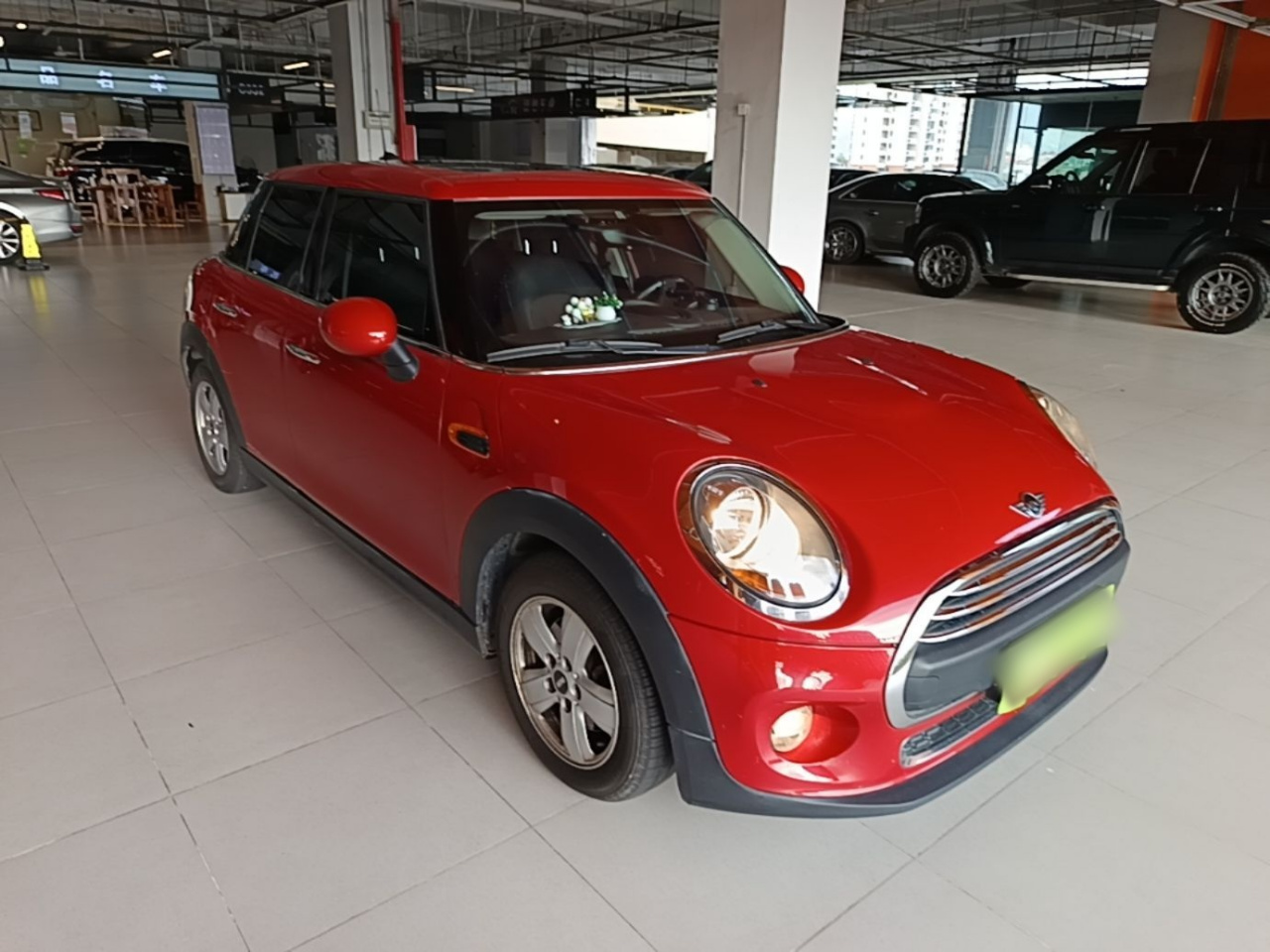 2016 1.2T ONE 5-Door photo 3