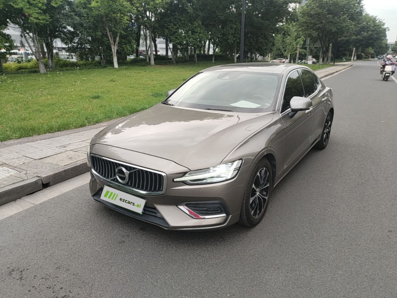 S60 2022 B4 Luxury