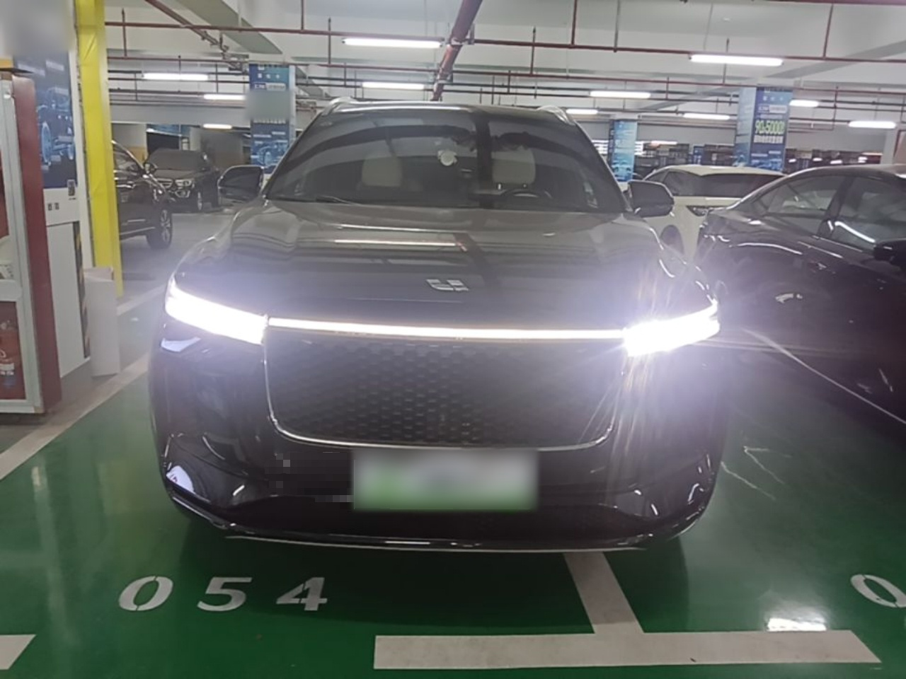 Li Auto ONE 2020 EREV 6-Seater photo 2