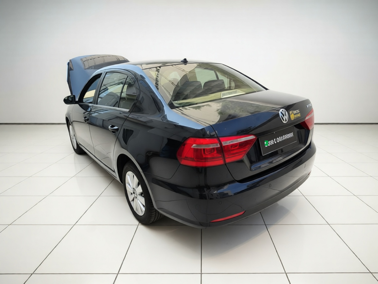 Lavida 2013 Facelift Classic 1.6L MT Comfort photo 4