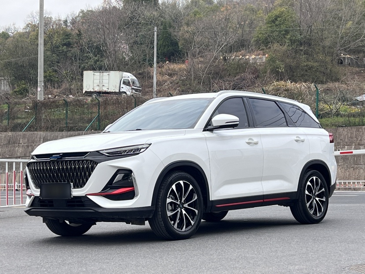 X7 PLUS 2023 Enjoy 1.5T AT Premium