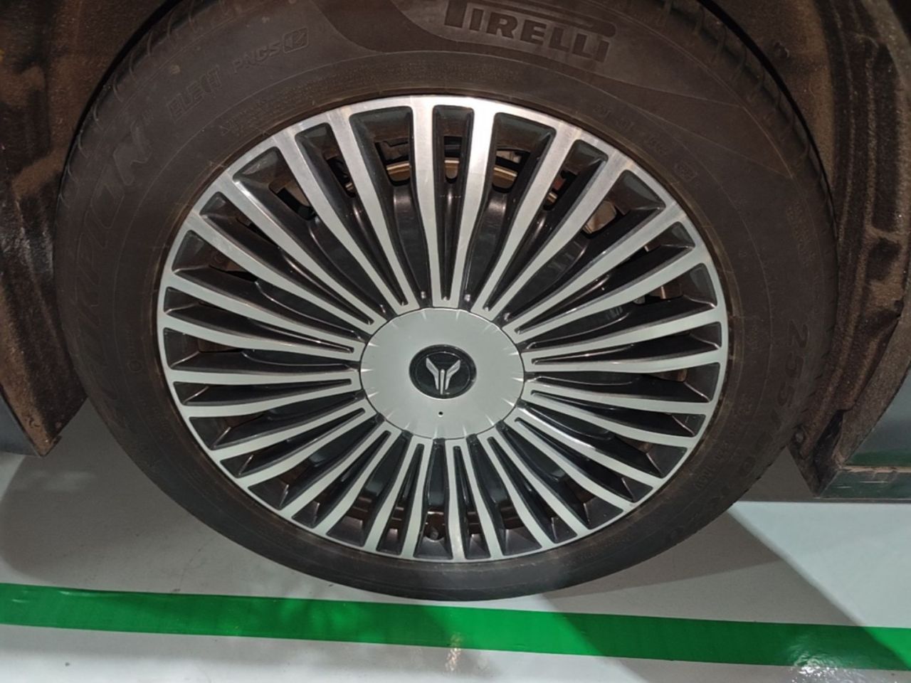 Voyah Dreamer 2025 PHEV AWD Flagship photo 3