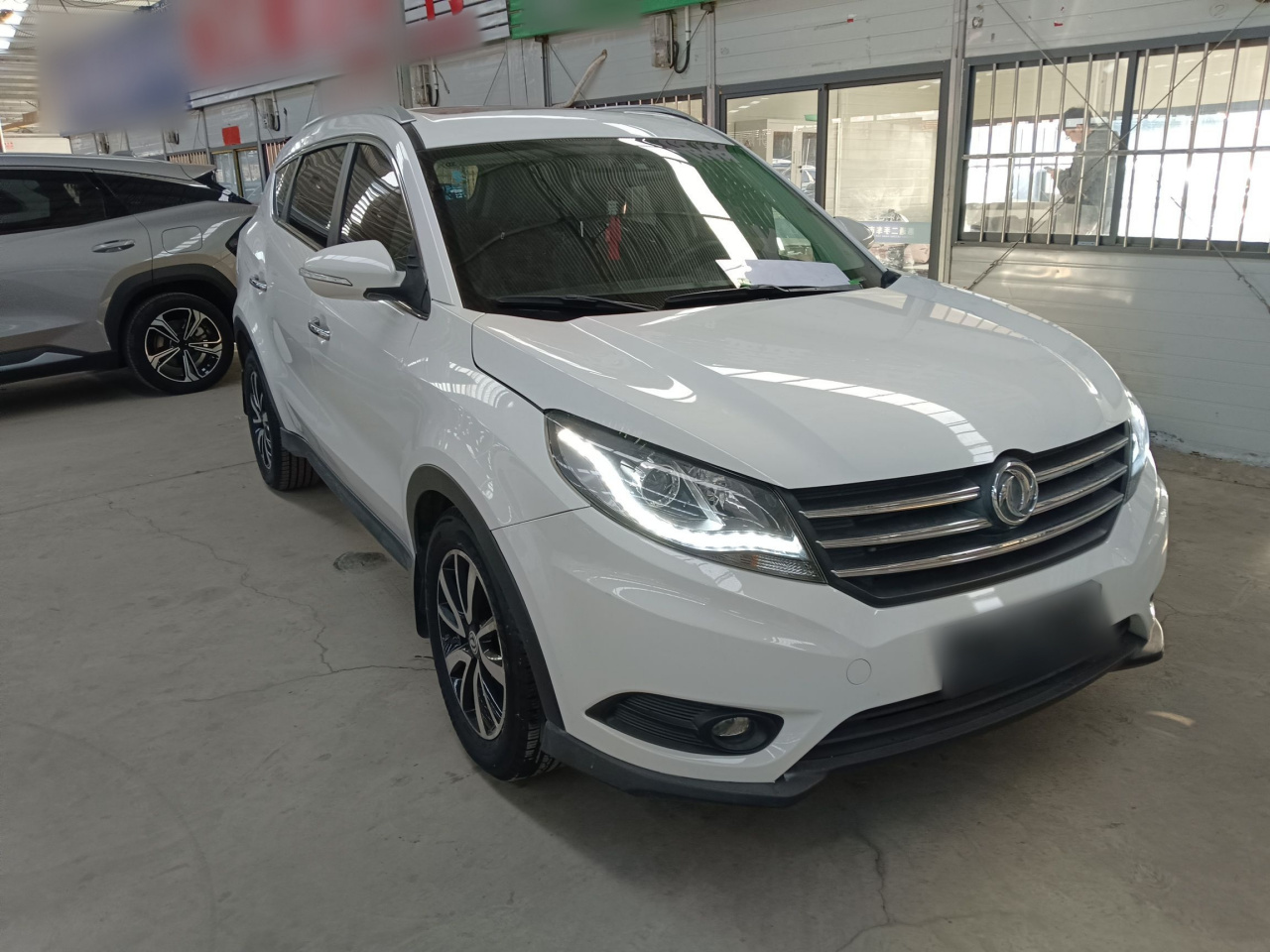Fengon 580 2016 Facelift 1.5T CVT Luxury photo 3
