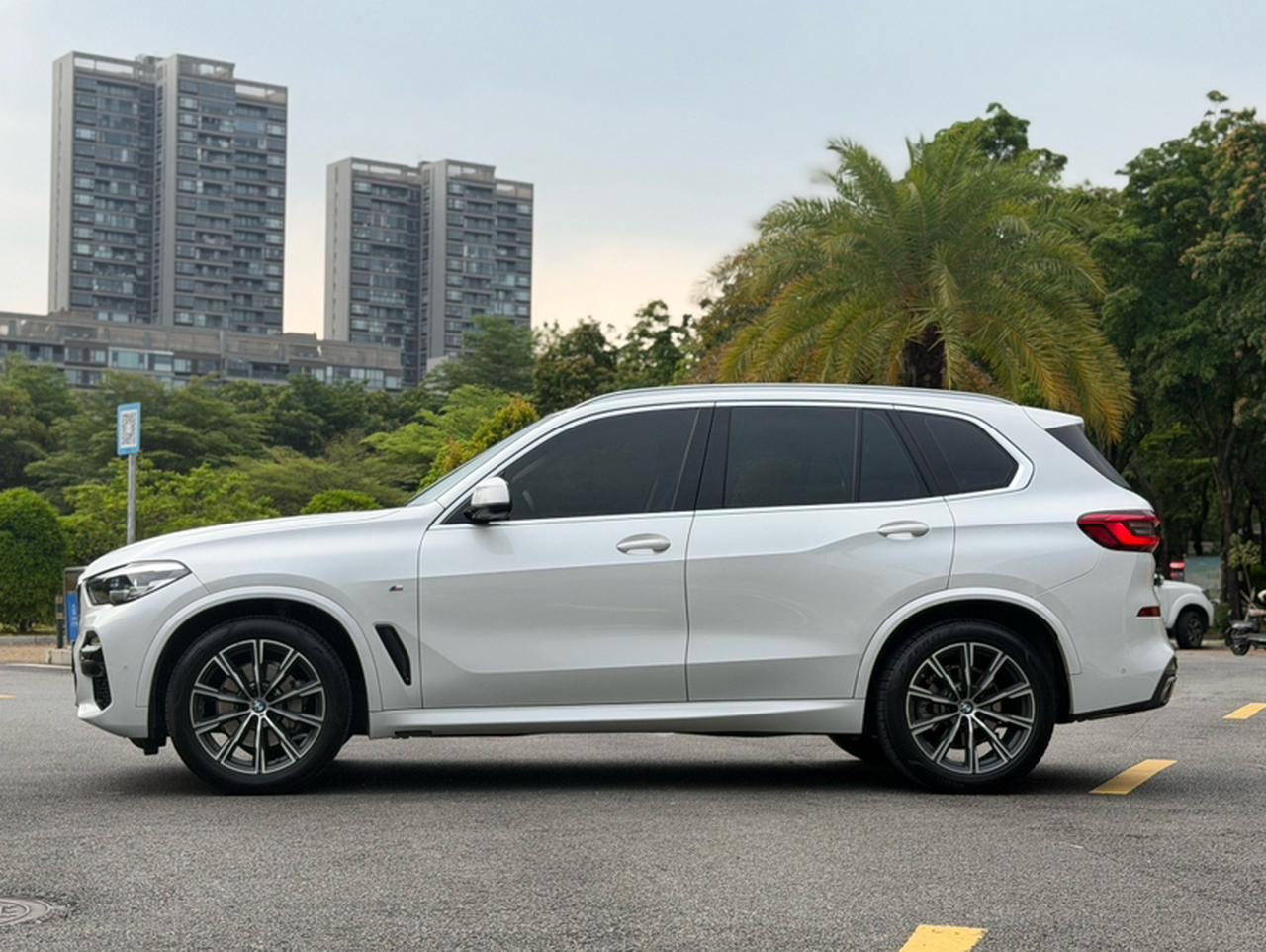 X5 Imported 2020 xDrive30i M Sport Package photo 2