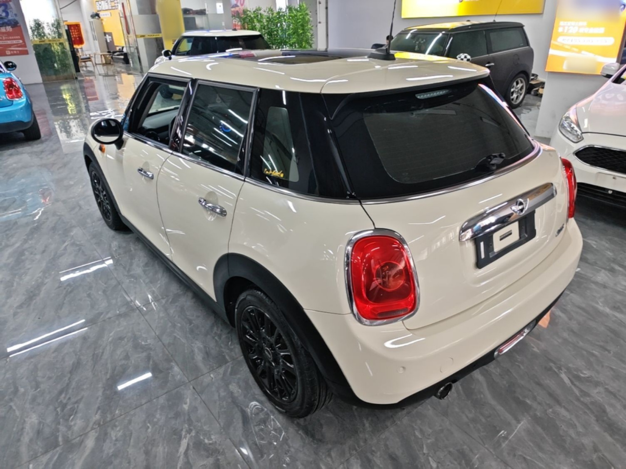 2016 1.2T ONE 5-Door photo 4