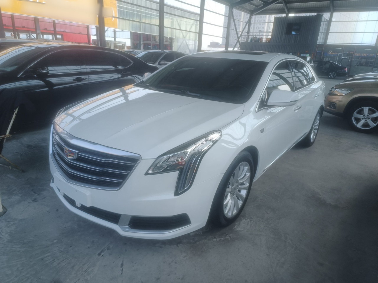 XTS 2018 28T Tech