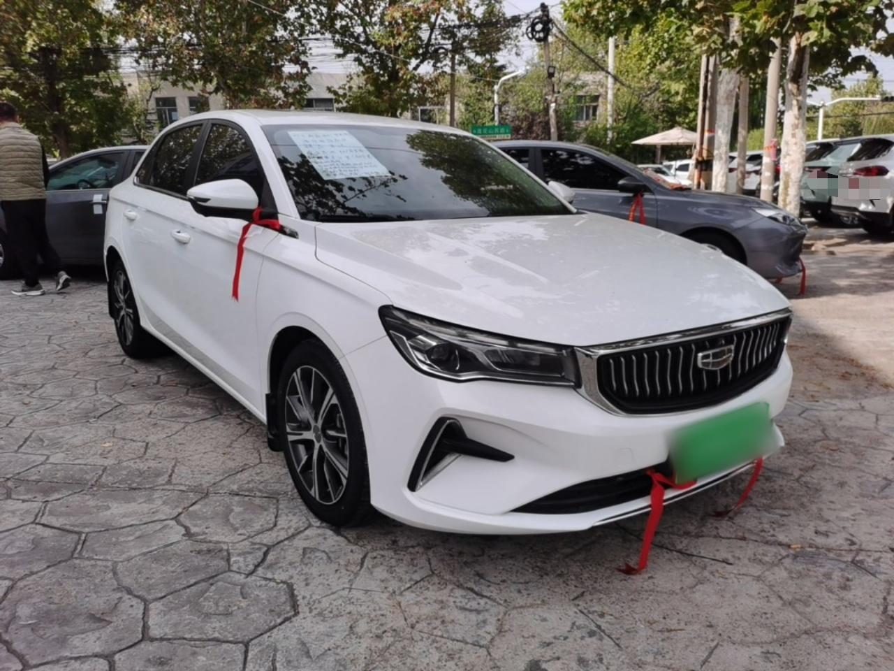 Emgrand 2022 4 1.5L CVT Flagship photo 3