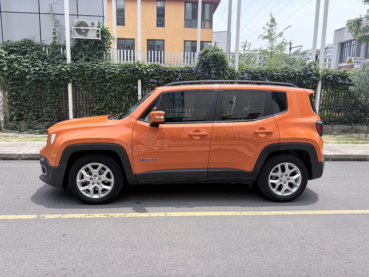 Renegade 2016 1.4T AT photo 3