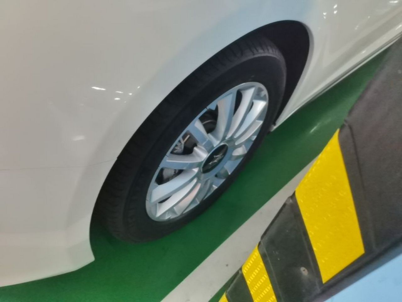 Ghibli 2017 3.0T Standard photo 2