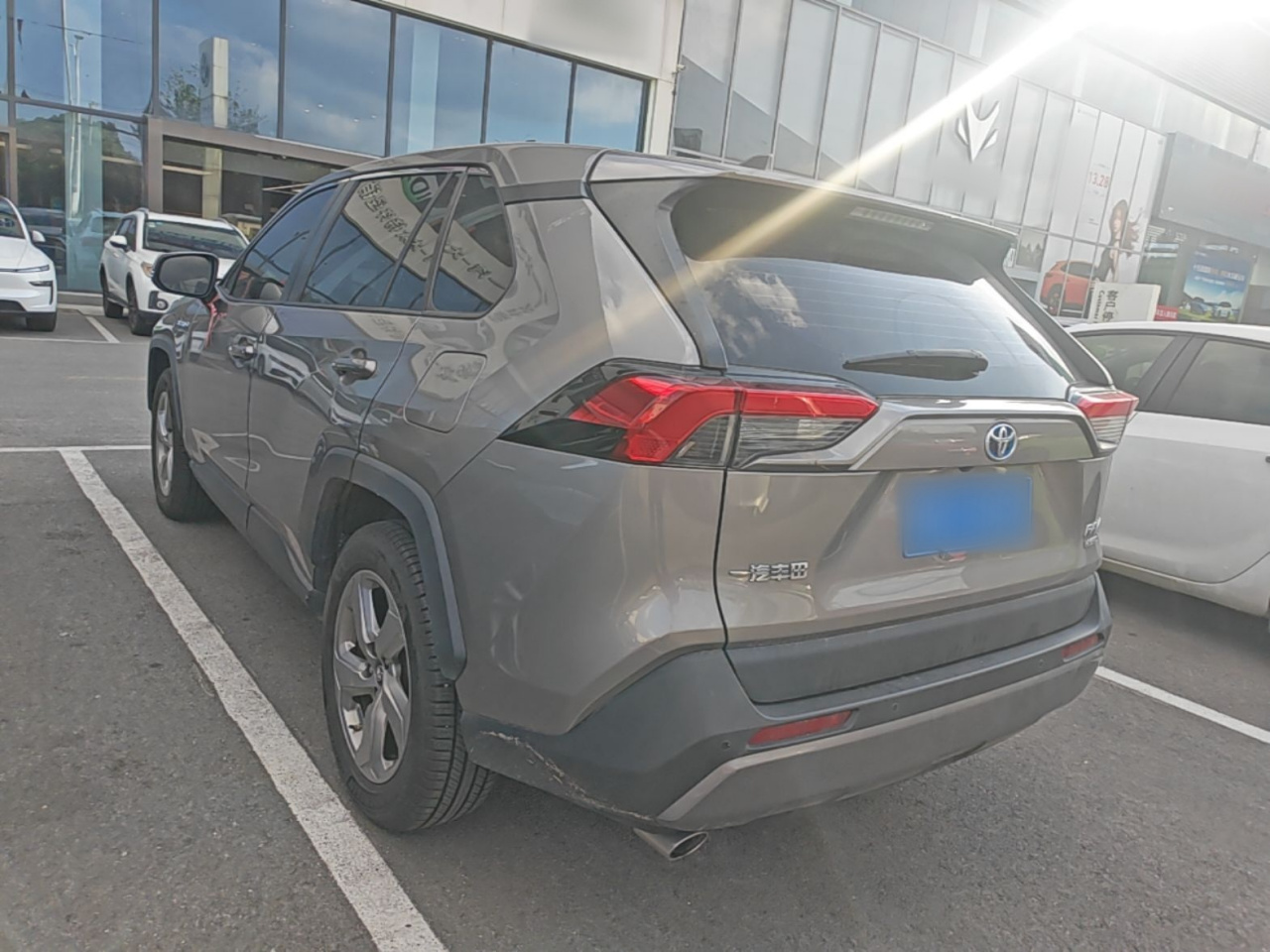 RAV4 2021 Facelift Hybrid 2.5L E-CVT RWD Elite photo 4