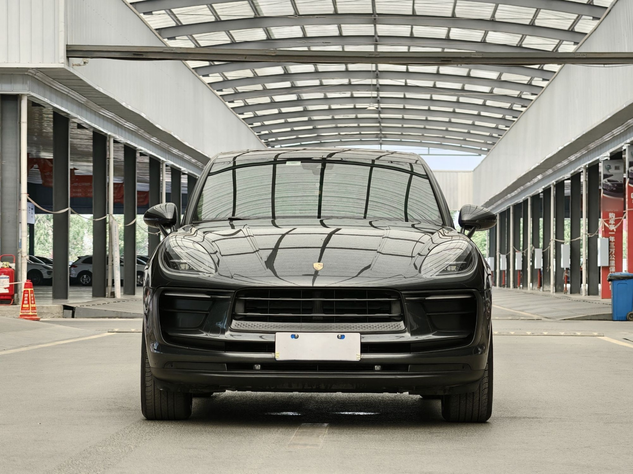 2024 Macan 2.0T photo 2