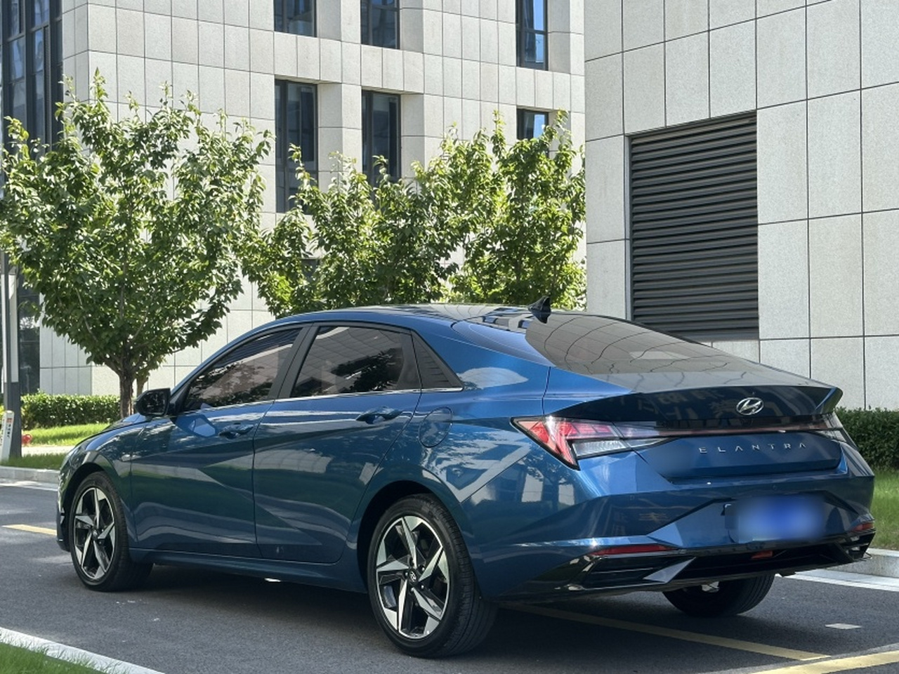 Elantra 2022 1.5L CVT LUX Premium photo 4