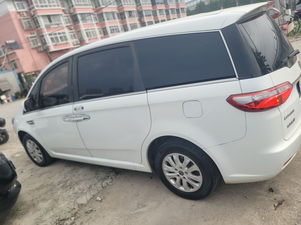 Luxgen 7 MPV 2016 2.0T Luxury photo 4