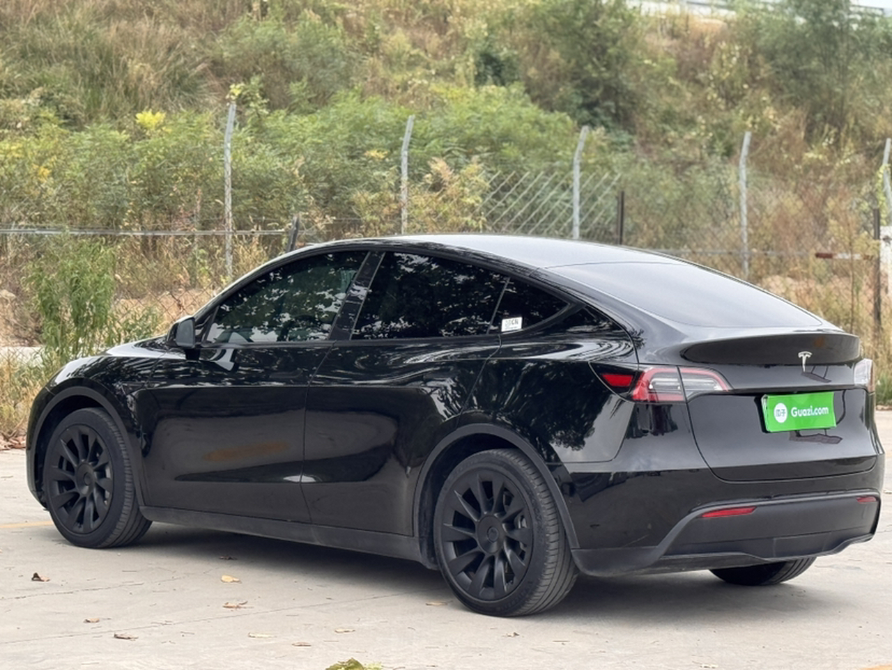 Model Y 2021 Standard Range RWD photo 3