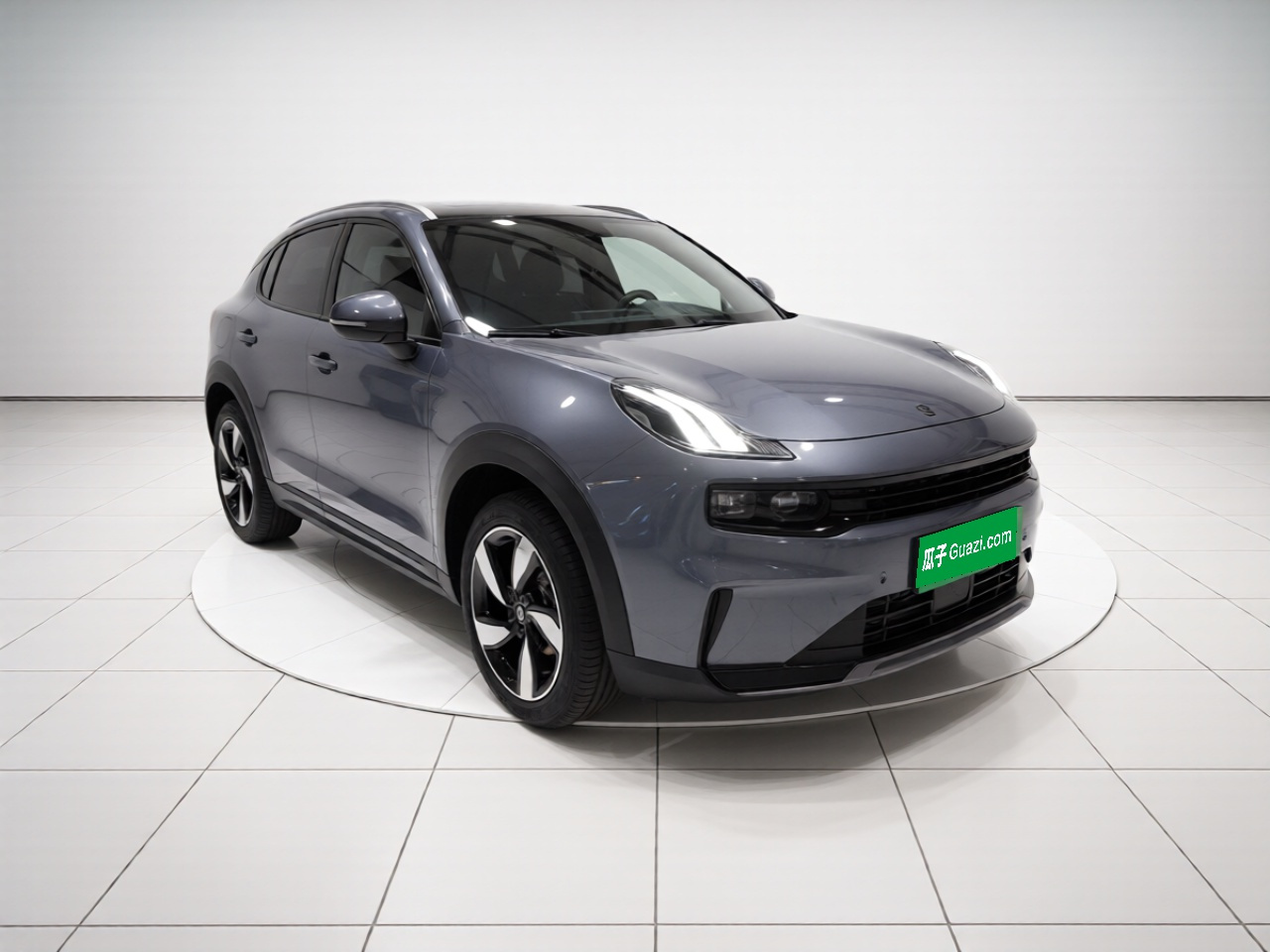 06 EM-P 2020 PHEV Plus photo 3