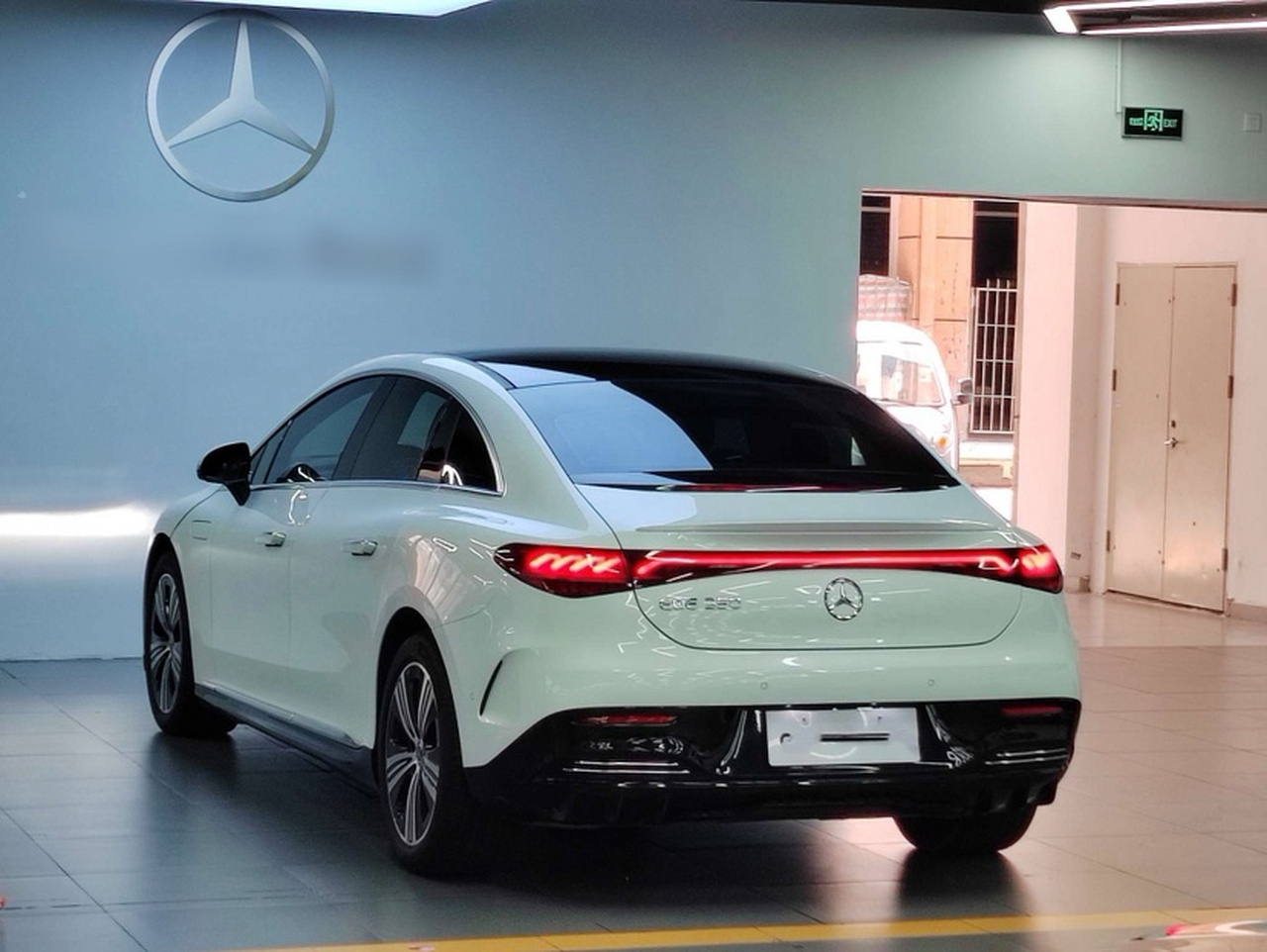 EQE 2022 350 Luxury photo 3