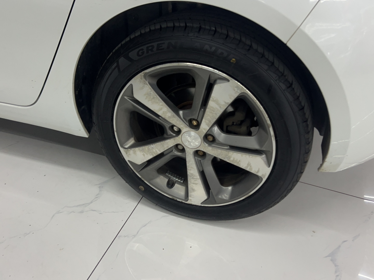 308S 2015 1.6T AT photo 3