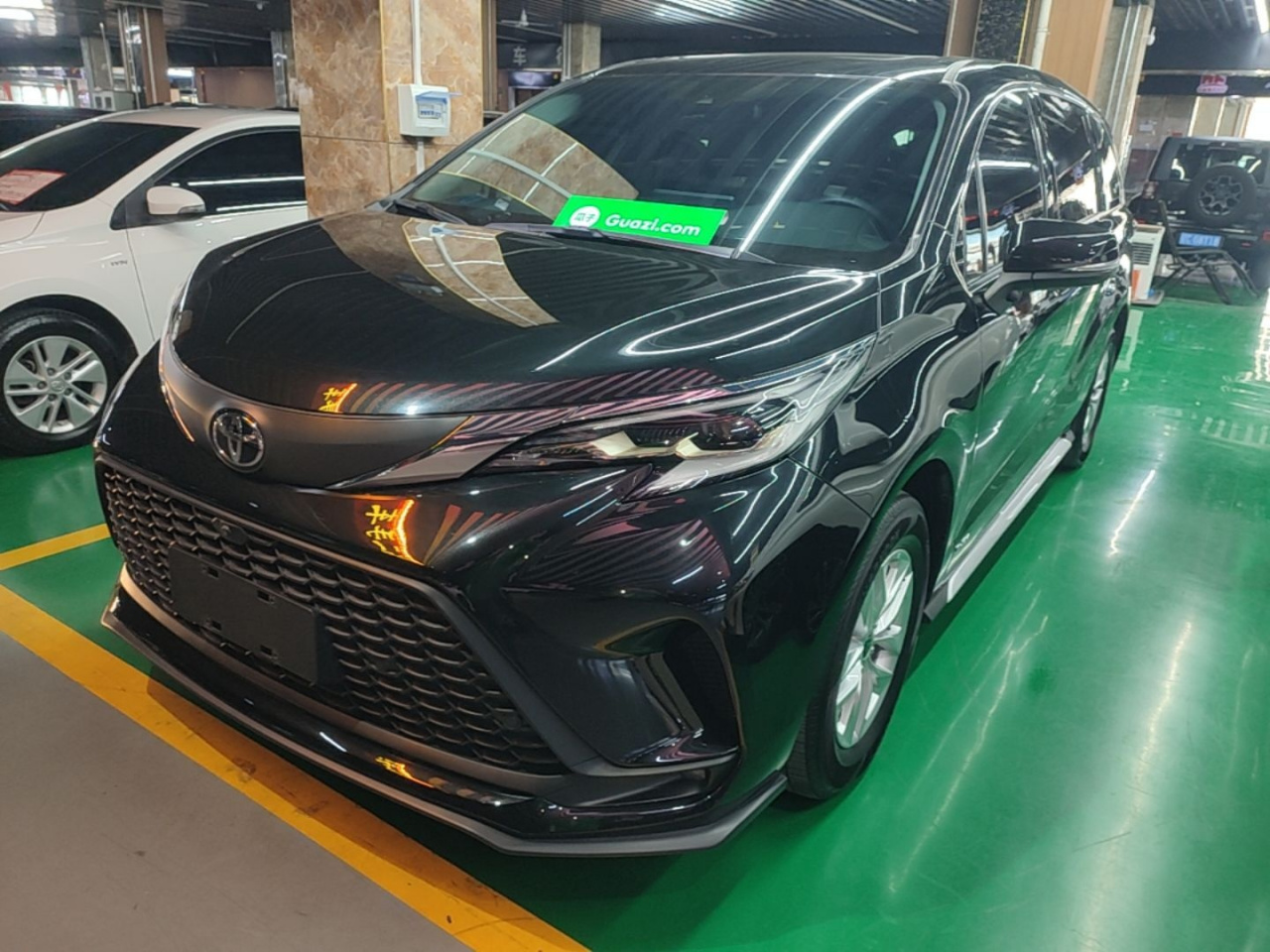 Granvia 2024 2.5L Hybrid Comfort