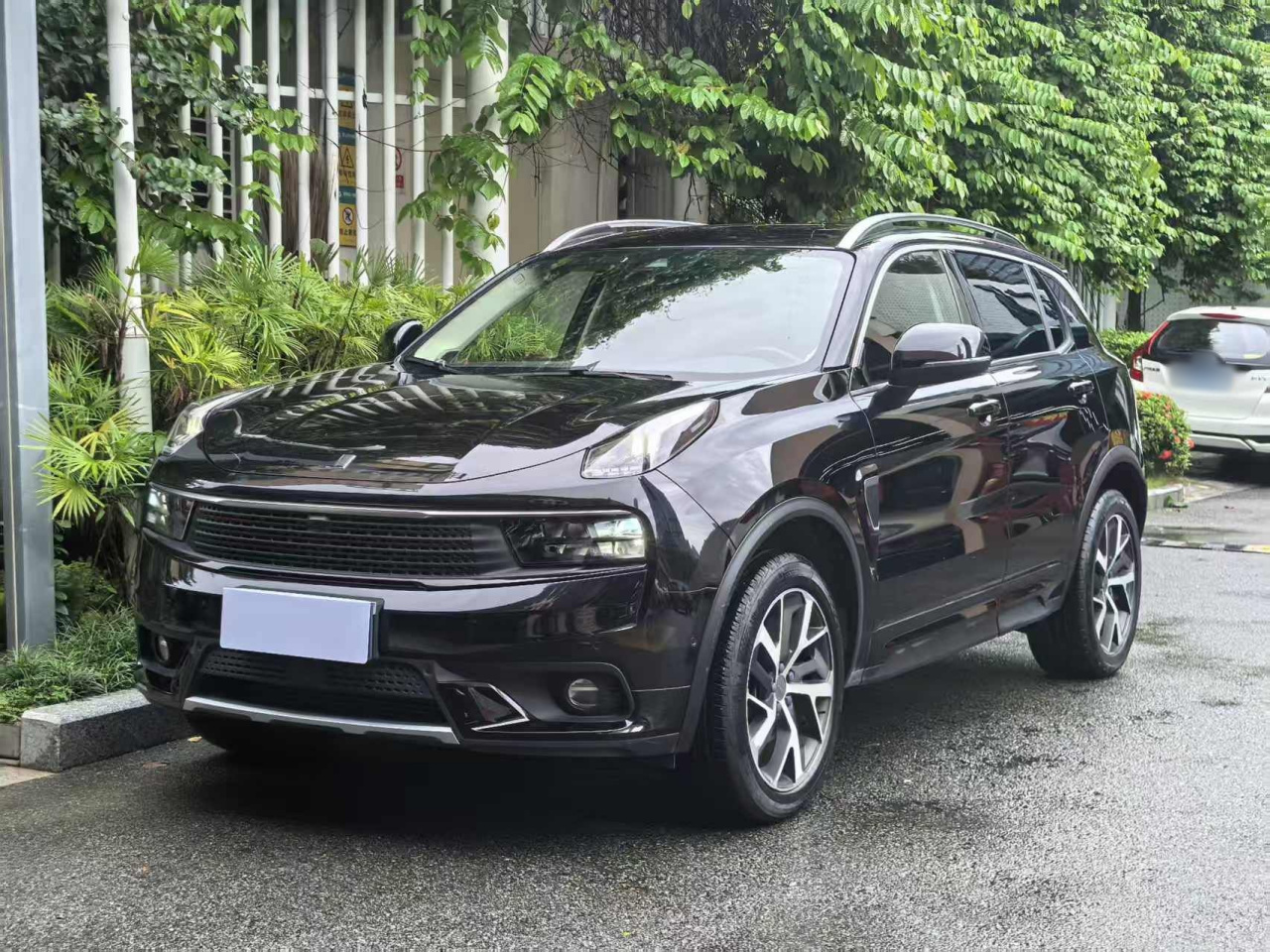 01 2017 2.0T AWD Pro