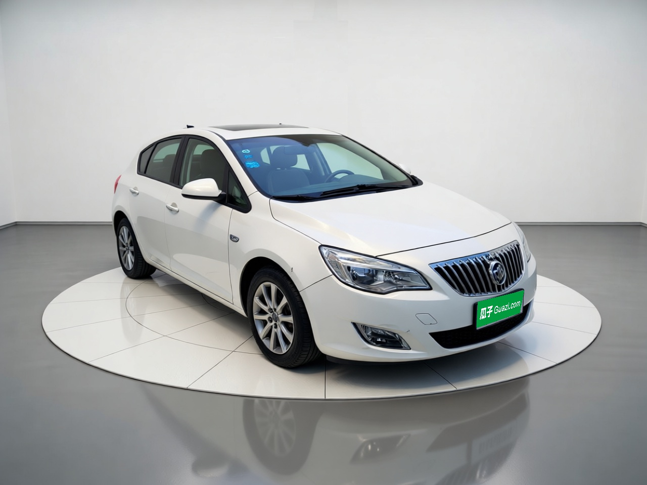 Excelle 2014 XT 1.6L AT Fashion photo 3