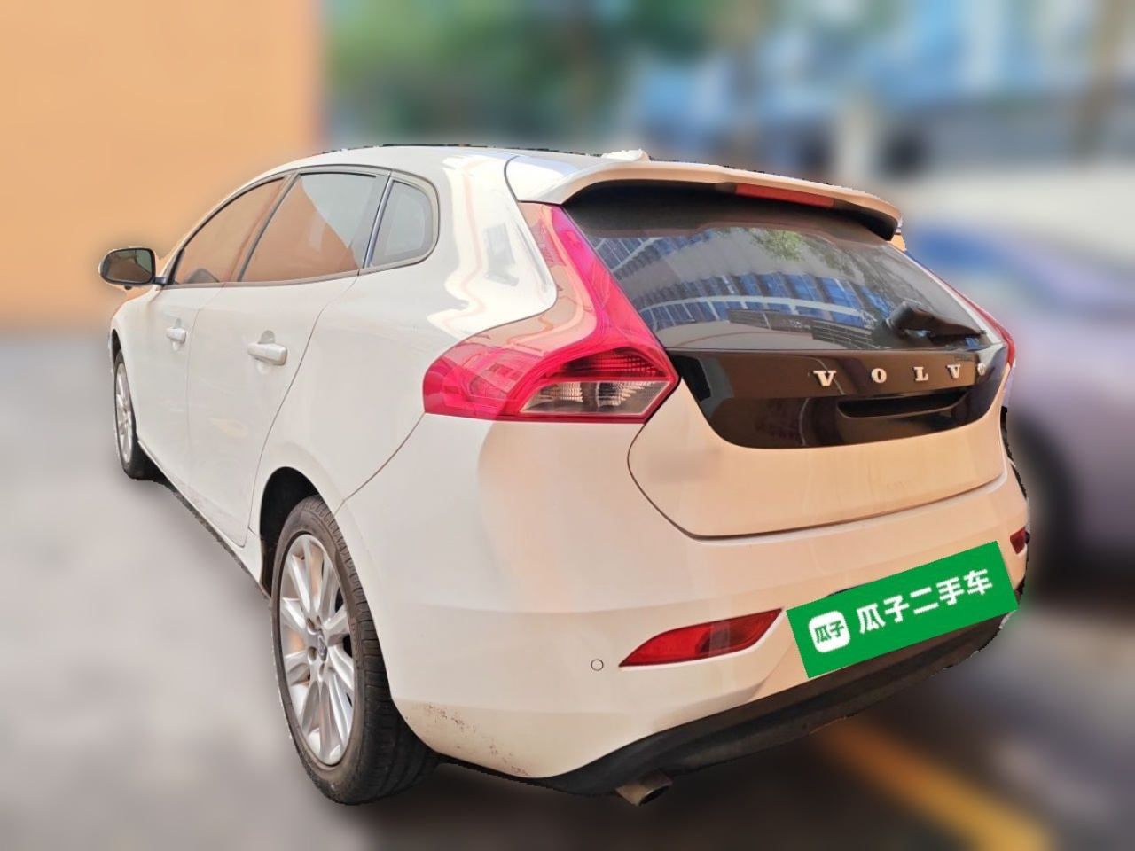 V40 2015 1.6T photo 4
