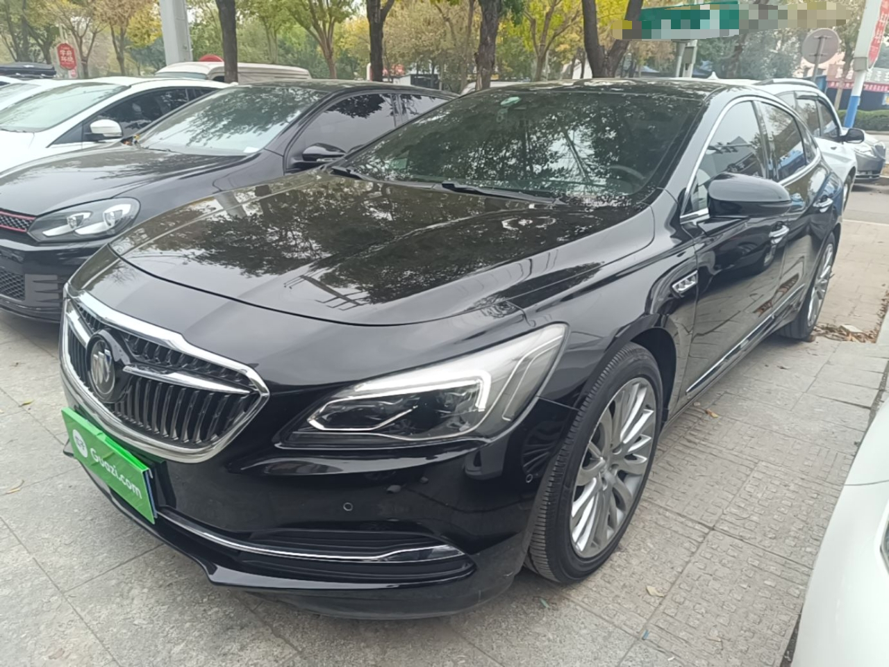 LaCrosse 2018 28T Luxury