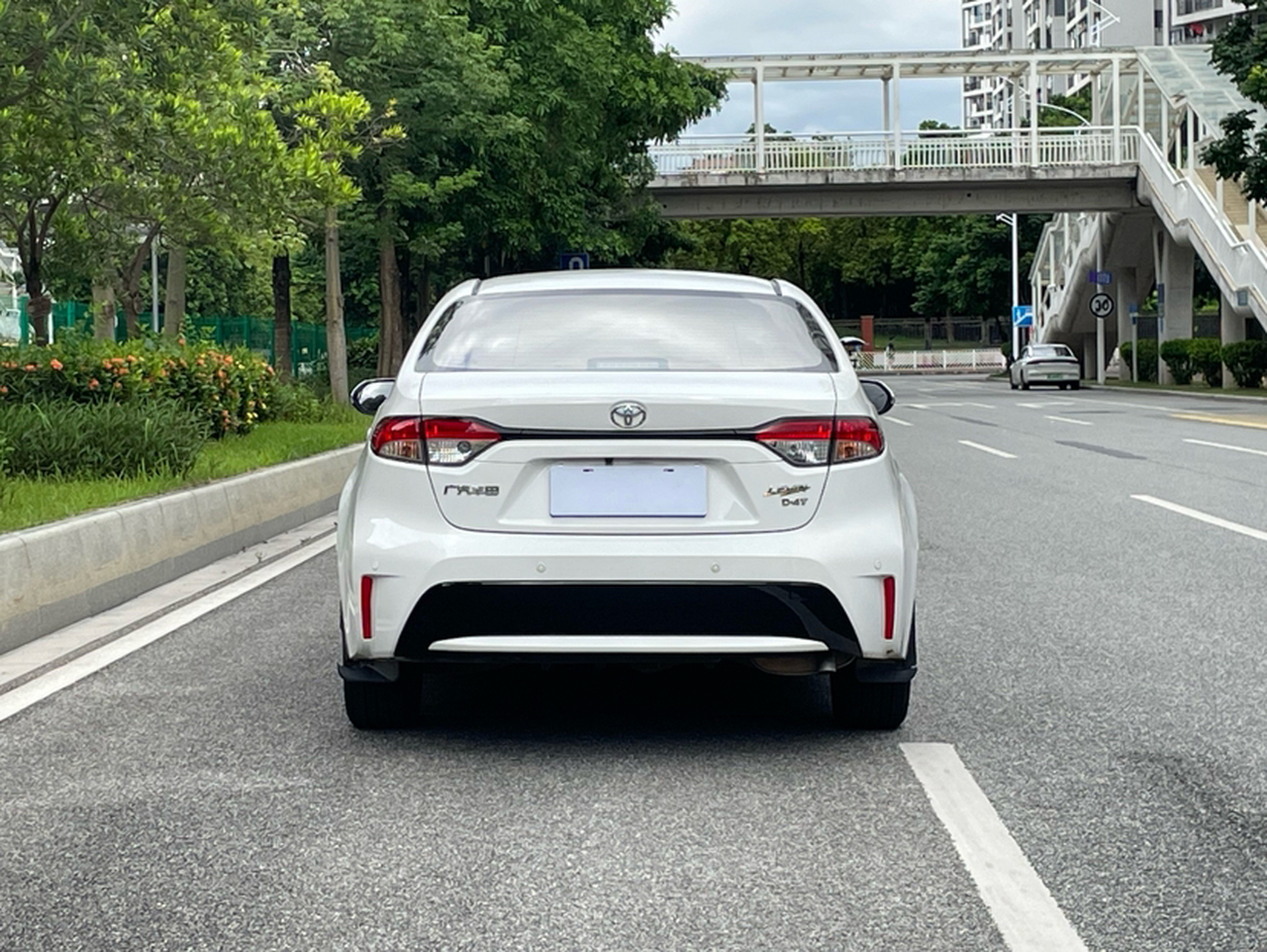 Levin 2022 185T CVT Luxury photo 2