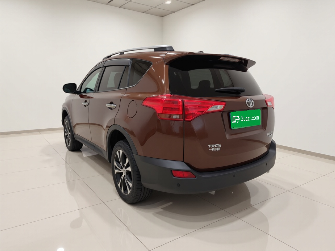 RAV4 2015 2.5L AT AWD Elite photo 4