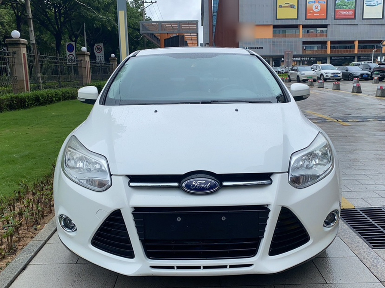 Focus 2012 Sedan 1.6L AT Premium photo 2