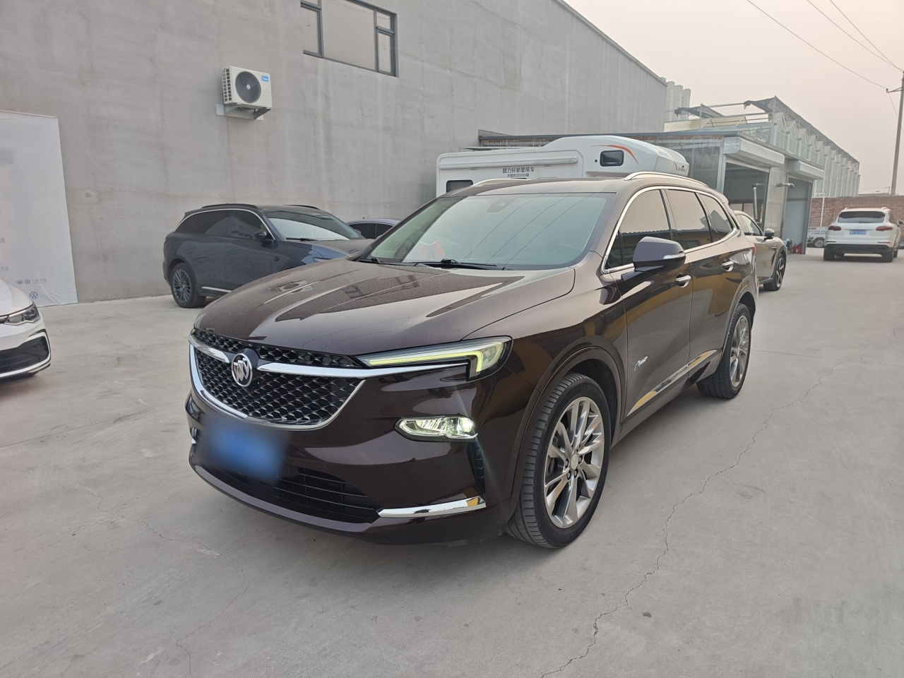 2020 28T AWD Avenir
